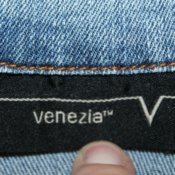 Venezia Crop Jean Jacket Distressed HW7106 - Picture 3 of 5